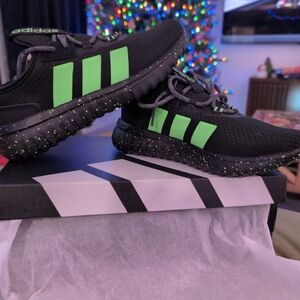 New With Tags And Box. Adidas Kids Black and Green Sneakers Size 4. Us 36